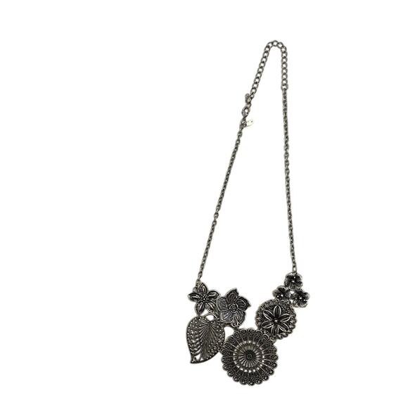 Gothic Witchy Dramatic Necklace Earrings Set Silver Tone Flower Metal Jewelry - Picture 9 of 11